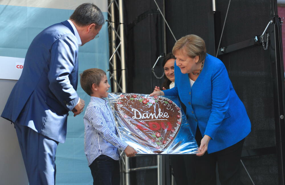 Merkelova sa Arminom Lašetom juče u Ahenu