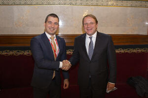 Varhelji: Cilj je da do kraja mog mandata makar jedna država...