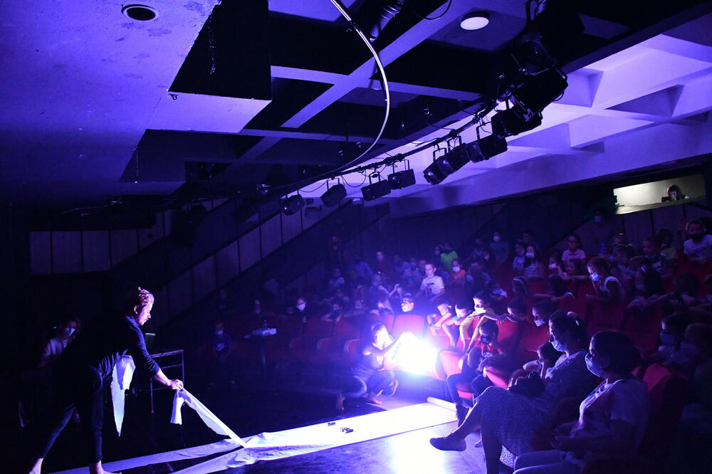 Scena iz predstave "Lagarije", Foto: DS