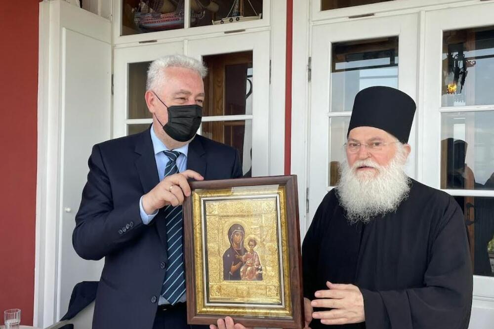 Premijeru put do Svete Gore platio jedan od najvećih grčkih investitora u oblasti zdravstva, Foto: Orthodoxia News Agency