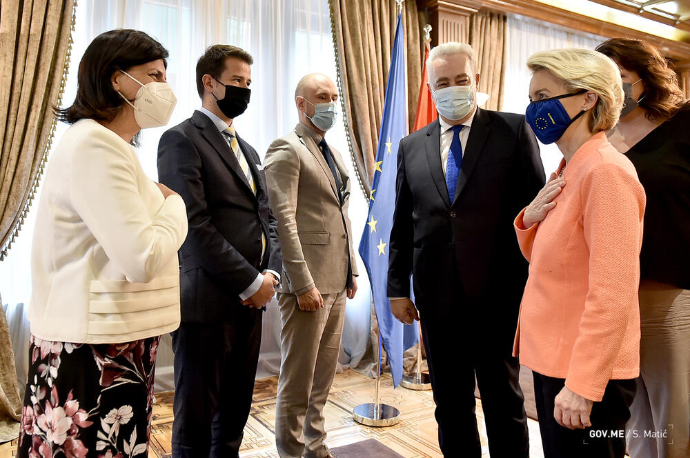 Zdravko Krivokapić, Ursula fon der Lajen