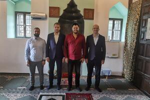Kovačević i Vuković posjetili Hadži Ismailovu džamiju: Pomoć u...