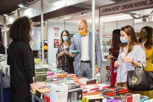 Radulović posjetio sajam knjiga: Idealno mjesto da pronađemo...