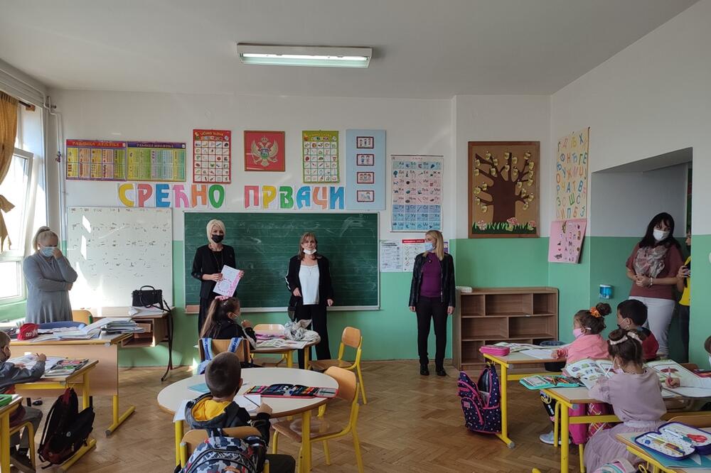 Učenici prvog razreda Osnovne škole "Olga Golović", Foto: Svetlana Mandić