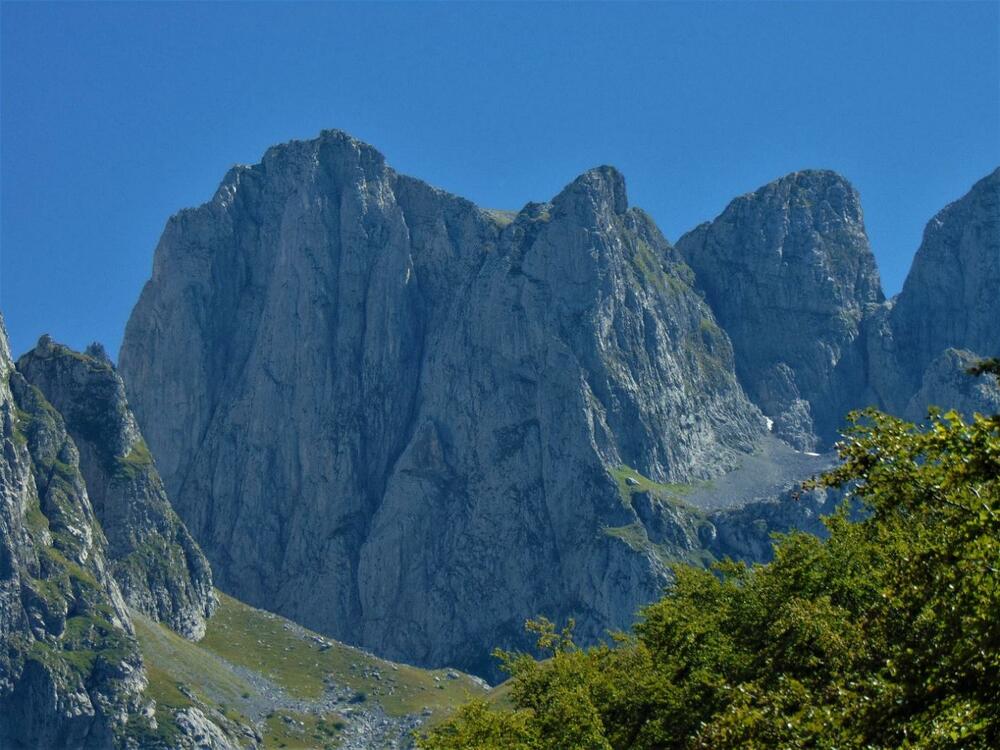 Maja e Fortit (2390 mnv), viđen sa strane Grebajsog Zastana i  masiva Popadije