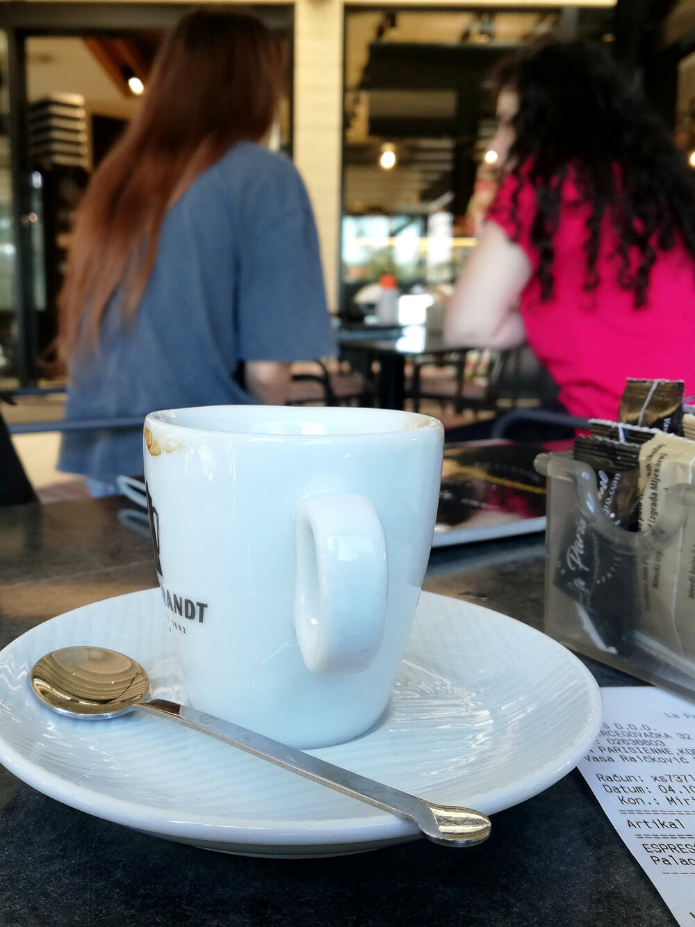 <p>Lijepo vrijeme u ranim jesenjim danima izmamilo je građane Podgorice na ulice. Pogledajte fotografije koje je u centru glavnog grada zabilježio foto reporter "Vijesti" Boris Pejović</p>