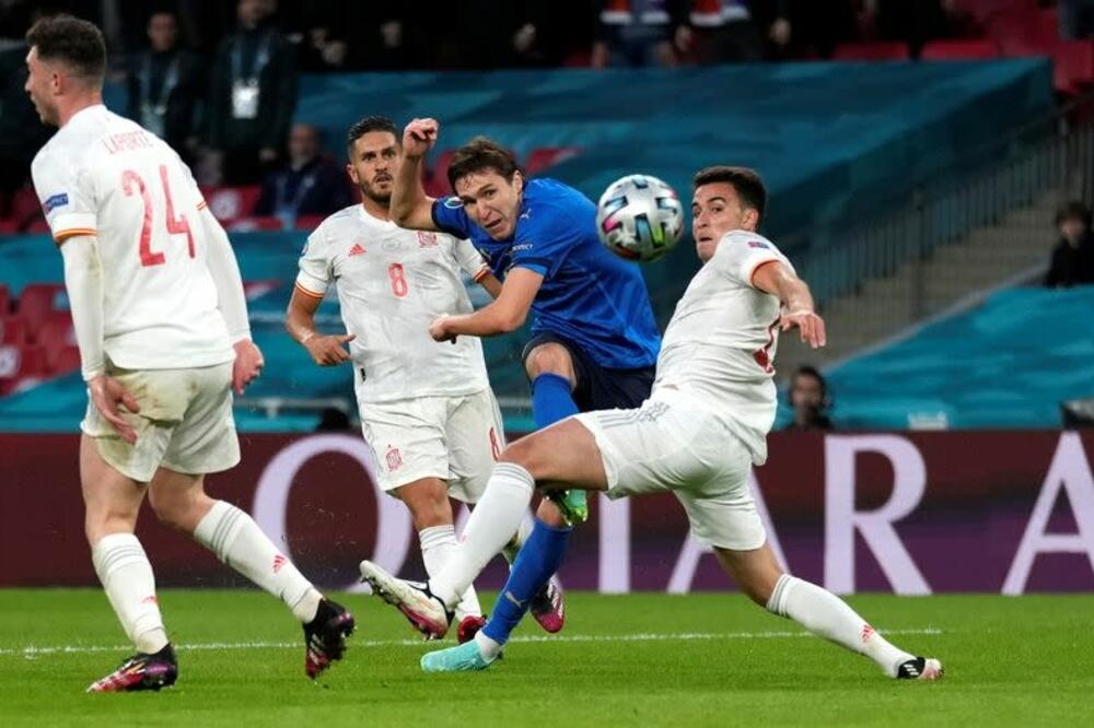 Kjeza postiže gol za Italiju u polufinalu EP protiv Španije, Foto: Reuters