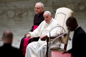 Papa Franjo govorio o "sramoti" crkve poslije izvještaja o...