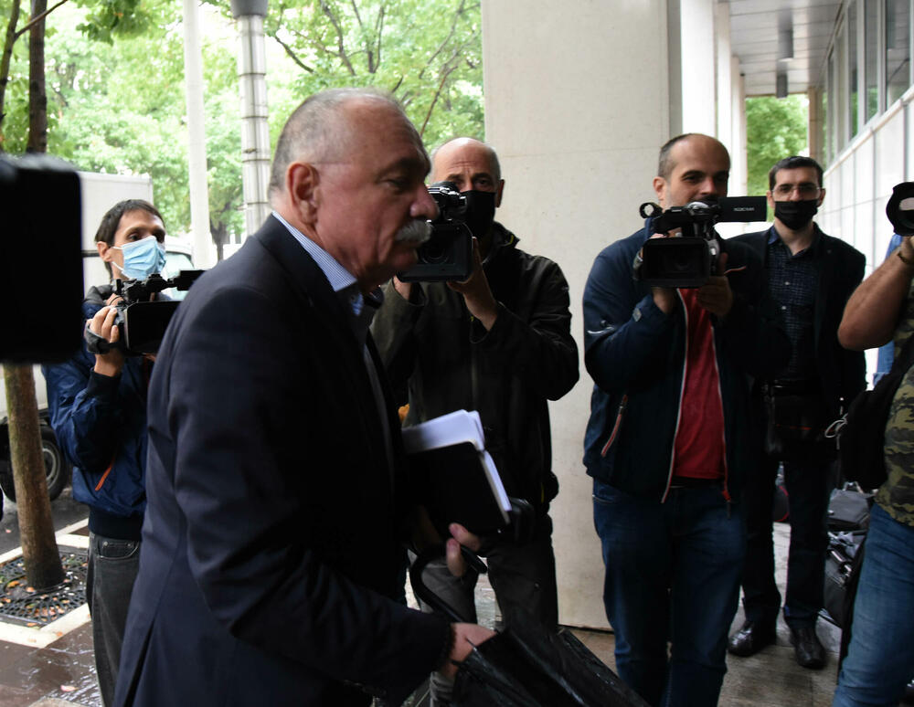 <p>"U ovom trenutku se ne vidi izlaz", rekao je Knežević</p>