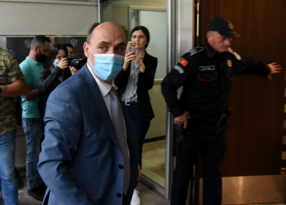 <p>"U ovom trenutku se ne vidi izlaz", rekao je Knežević</p>