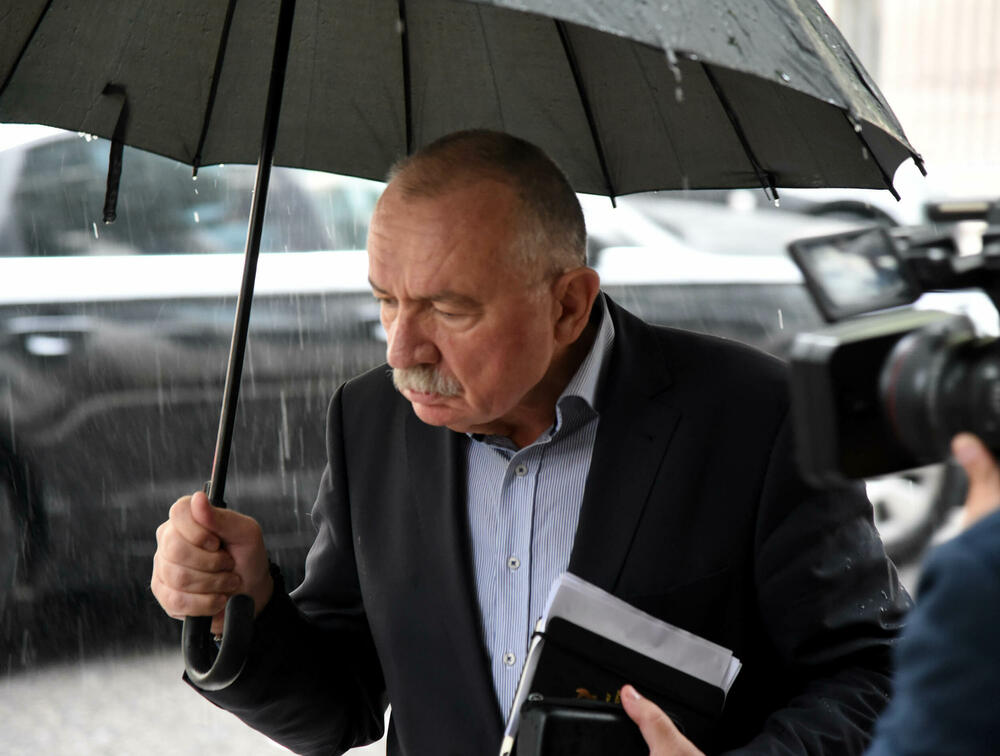 <p>"U ovom trenutku se ne vidi izlaz", rekao je Knežević</p>