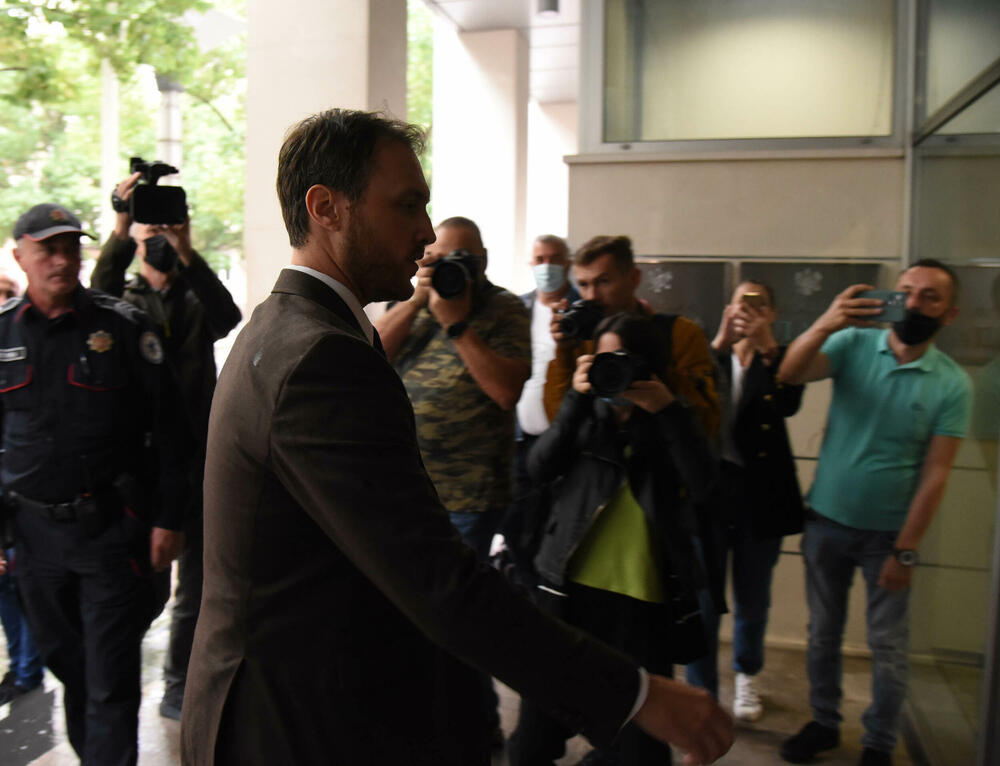 <p>"U ovom trenutku se ne vidi izlaz", rekao je Knežević</p>