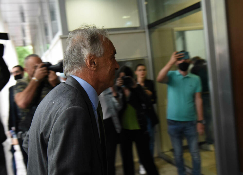 <p>"U ovom trenutku se ne vidi izlaz", rekao je Knežević</p>