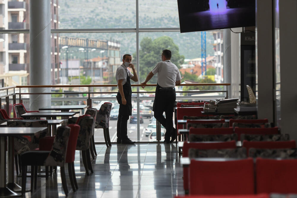 Prošlogodišnje zatvaranje ostavilo teške posljedice na privredu, Foto: Savo Prelević