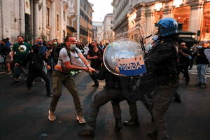 Italija: Uhapšeno 12 osoba na protestima zbog kovid propusnica