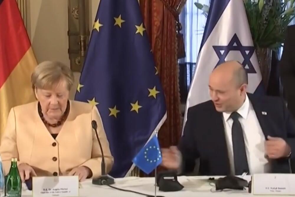 Merkel i Benet, Foto: Screenshot/Youtube