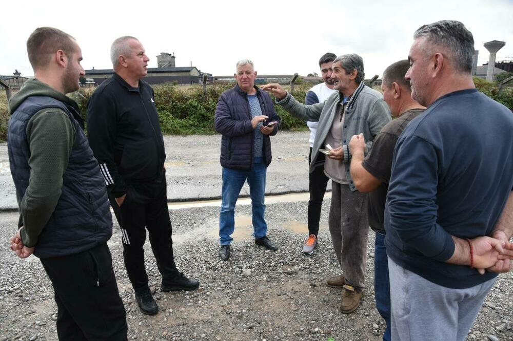 Neće odustati od zahtjeva: Mještani na lokaciji na kojoj je predviđena gradnja kolektora, Foto: Luka Zeković