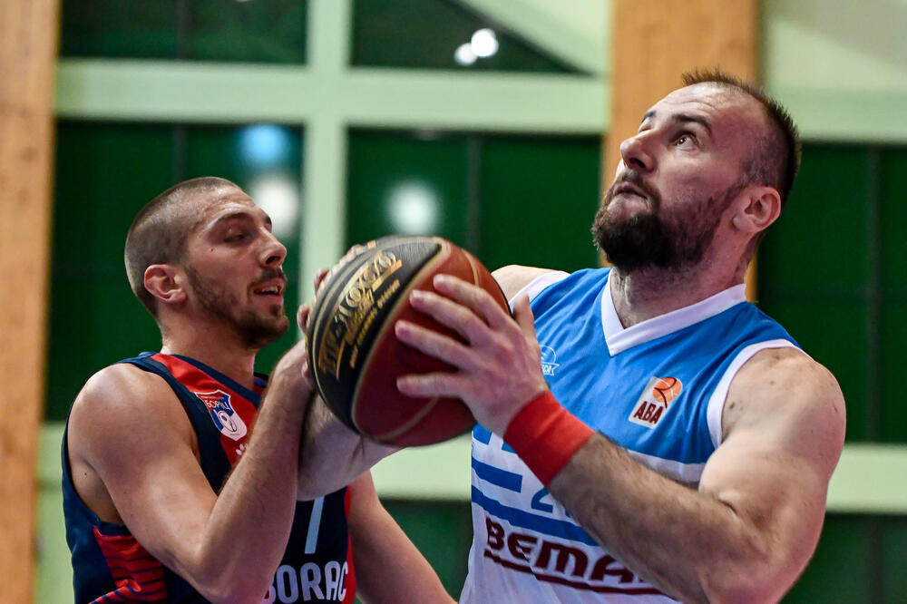 Sejfić (desno) u duelu sa Kneževićem, Foto: ABA League 2/Dragana Stjepanović