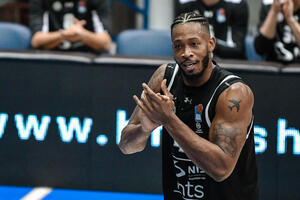 Vil Mozli novi centar Mornara, stiže i plejmejker