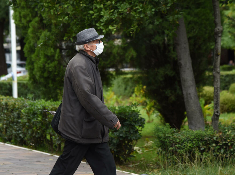 <p>Iz Zavoda za hidrometeorologiju i seizmologiju najavili su da će u subotu u Podgorici biti promjenljivo oblačno.</p>