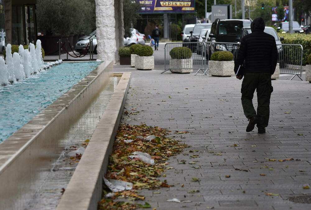 <p>Iz Zavoda za hidrometeorologiju i seizmologiju najavili su da će u subotu u Podgorici biti promjenljivo oblačno.</p>