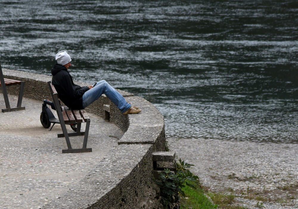 <p>Iz Zavoda za hidrometeorologiju i seizmologiju najavili su da će u subotu u Podgorici biti promjenljivo oblačno.</p>