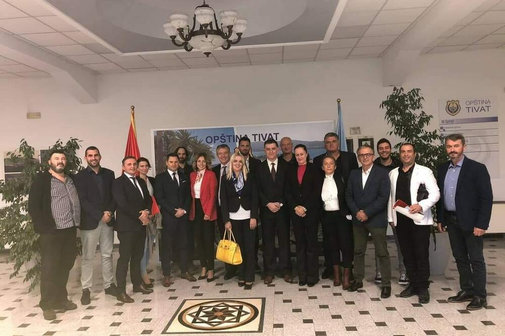 Foto: Narod pobjeđuje