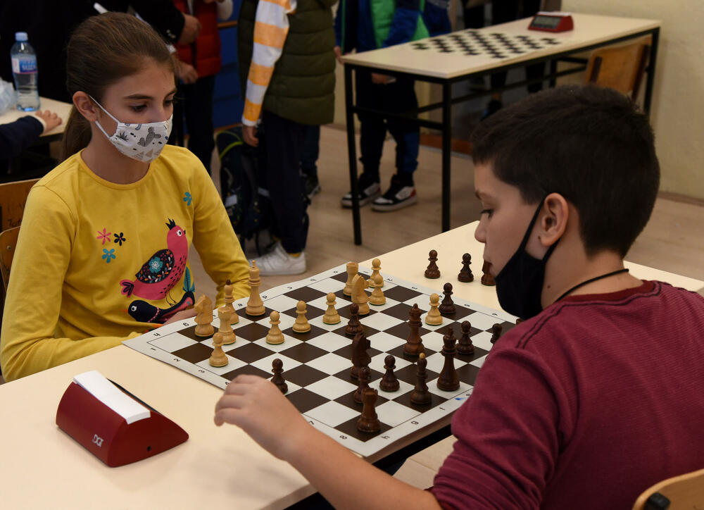 <p>“Za takmičenje se prijavilo 69 đaka škole. Imamo i Školu šaha, a koju pohađa 80 učenika”, kazao je Đukić.</p>  <div contenteditable="false" tabindex="-1"> </div>