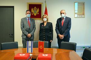 Ambasada Izraela donirala defibrilatore Zavodu za hitnu medicinsku...