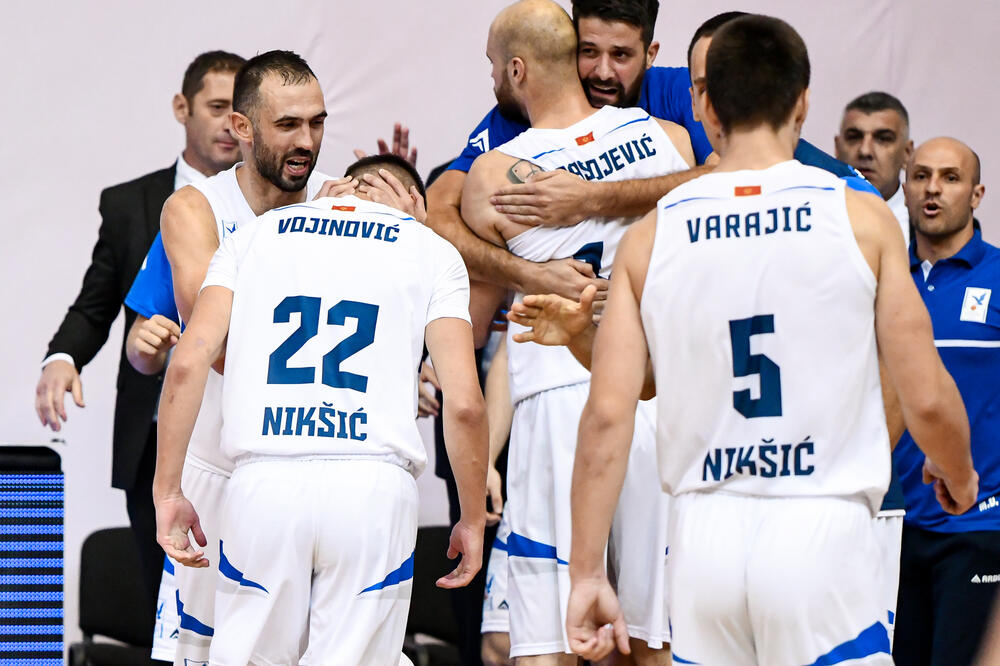 Slavlje košarkaša Sutjeske nakon pobjede nad Rogaškom, Foto: ABA2