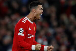 Naučna fudbalska fantastika: Ronaldo se nudi Barseloni, pregovori...