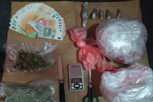 U Budvi uhapšena jedna osoba: Pronađena marihuana, vaga, pvc...