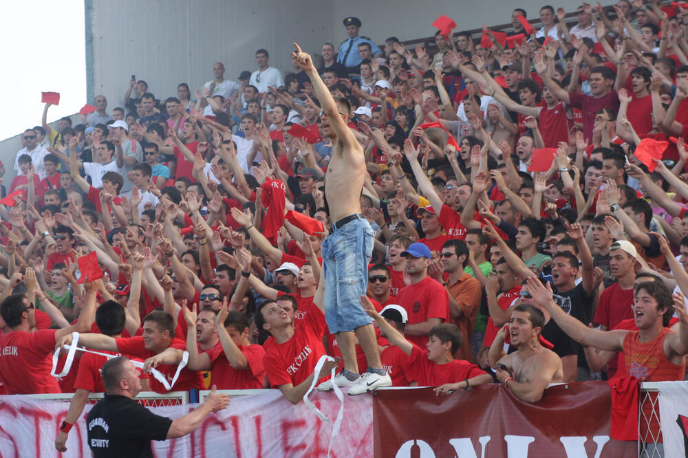 Navijači Čelika, Fap mašina, Foto: Nenad Mandić