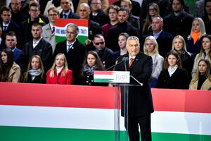Orban na masovnom skupu optužio SAD i EU da hoće da ga sruše