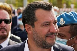 Suđenje Mateu Salviniju zbog blokade izbjegličkog broda, jedan od...