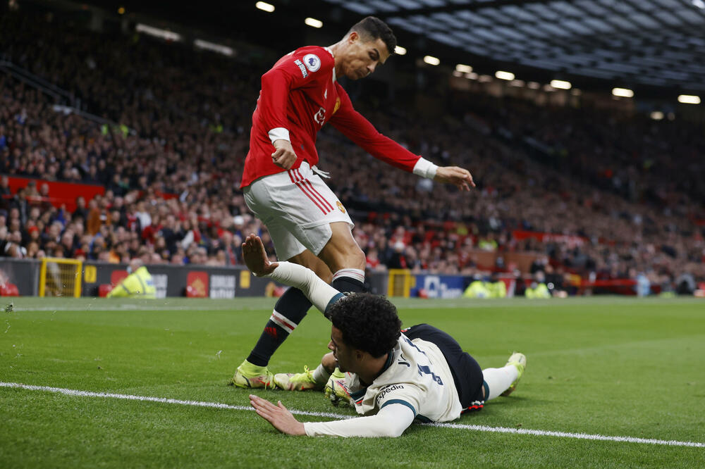 Ronaldo udara Arnolda, Foto: Reuters