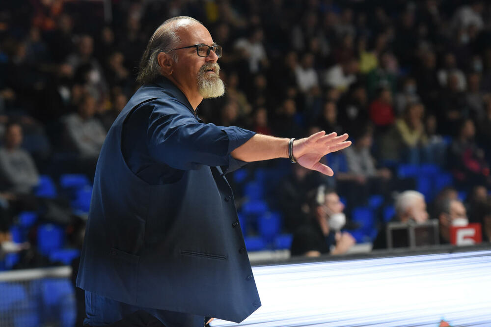 Džikić ima samo osam igrača u rosteru, Foto: Savo Prelević