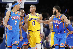 Lejkersi bez Lebrona posrnuli u Oklahomi, Janisovih 40 malo za...