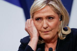 Francuskinje bi u prvom krugu izbora prije glasale za Le Penovu...