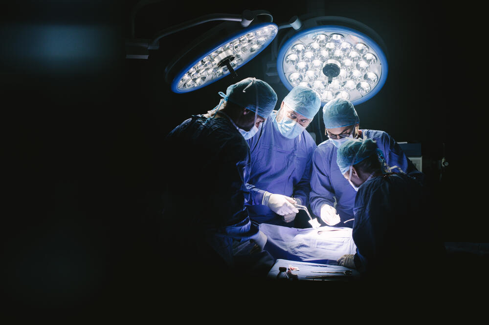 Drogu izvadili ljekari Hitne pomoći u Opštoj bolnici (ilustracija) -, Foto: Shutterstock