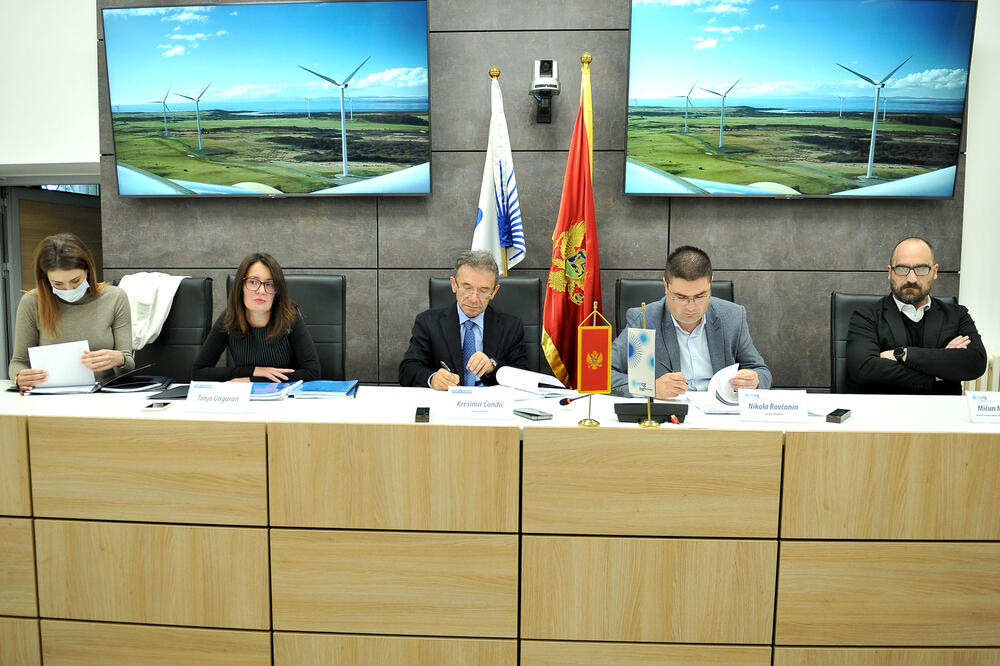 Sa potpisivanja ugovora, Foto: EPCG