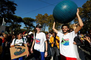Rim: Klimatski demonstranti pozvali sa ulice lidere G20 da...