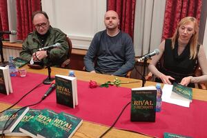 U roman utkao manire tradicije i priče