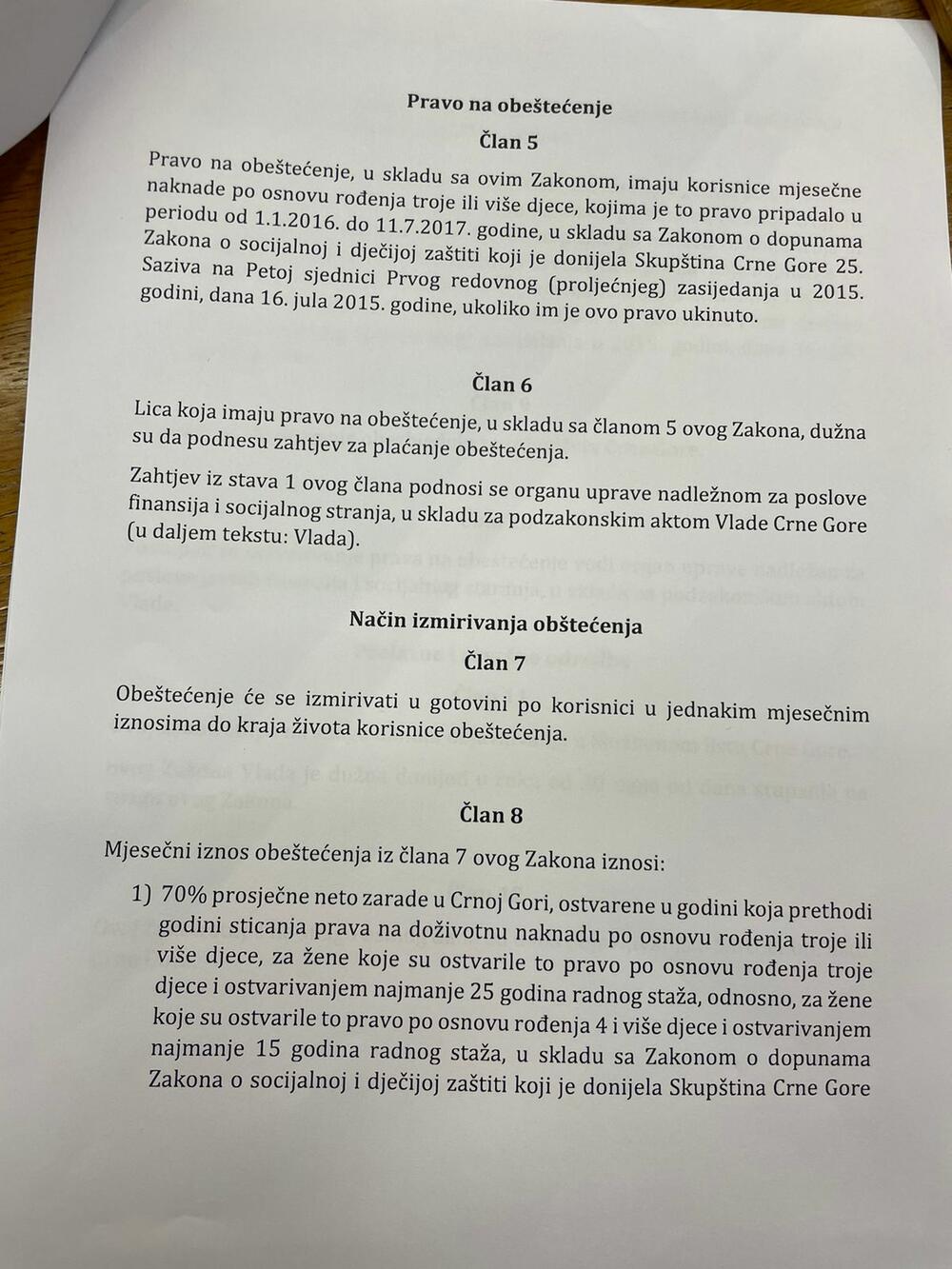 <p>U prethodnom periodu niti smo bili lijeni, niti smo odustali od zajedničke dugogodišnje borbe za povratak nepravedno ukinutih naknada, već smo napisali novi nacrt Zakona, jer država nisu zidine, niti prazna akta, već ljudi: majke su stvarale Crnu Goru, i niko od njih nije zaslužniji pa vraćanje naknada smatramo istinskim patriotizmom""</p>