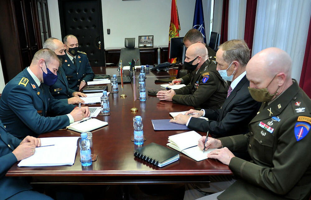 Milutin Đurović, Kristofer Kavoli