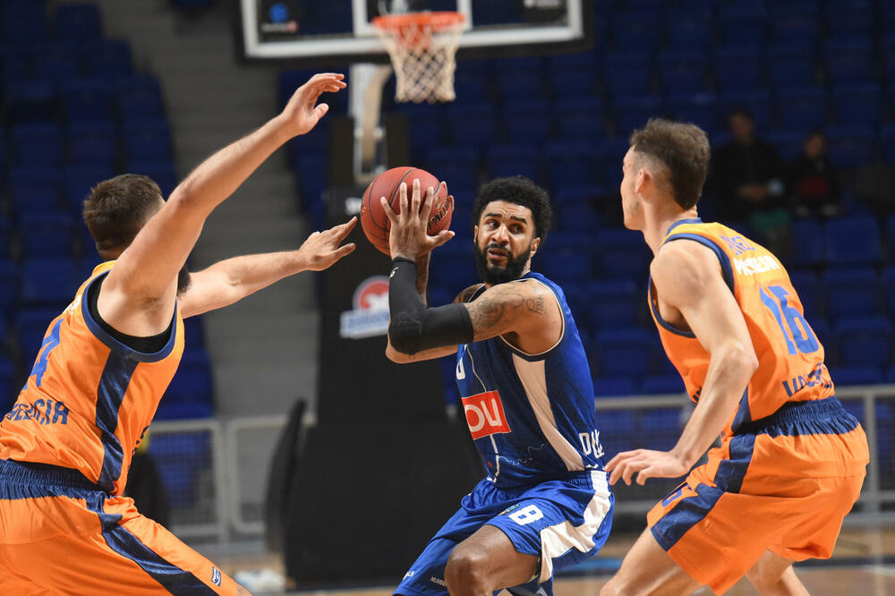 Veliki adut u napadu: Denis Džerom Sili na utakmici sa Valensijom, Foto: Savo Prelević