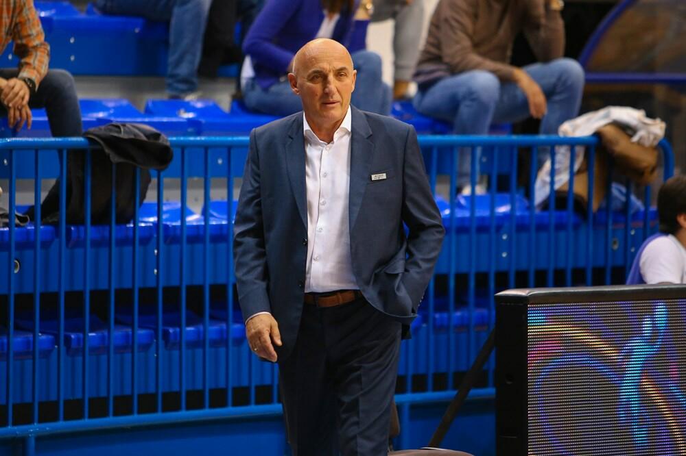 Pavićević na večerašnjem meču, Foto: Fiba basketball