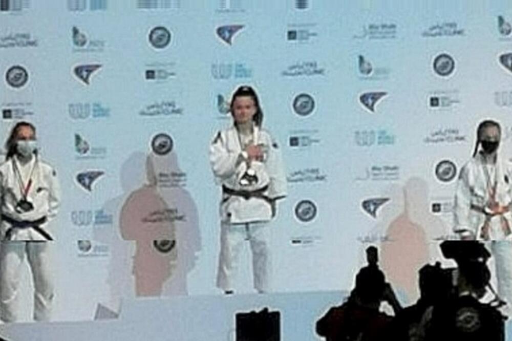 Praščević se izborila za crnogorsku himnu u Abu Dabiju, Foto: Džiu džicu savez Crne Gore