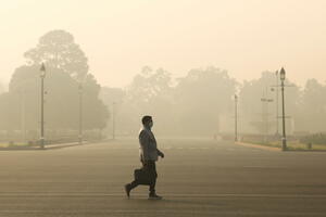 Nju Delhi pod gustom toksičnom maglom poslije praznika