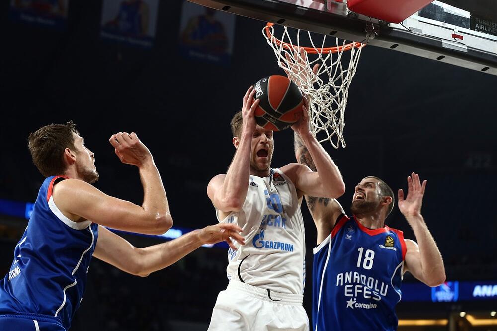 Andrej Zubkov (Zenit) na meču protiv Efesa, Foto: Euroleague